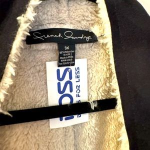 Woman’s 3X faux suede vest